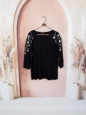 بلوز ویلفو سرشانه گلدوزی شکوفه