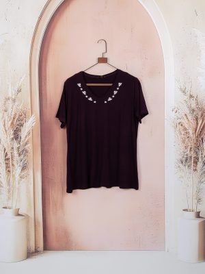 تیشرت ویلفو یقه هفت گلدوزی